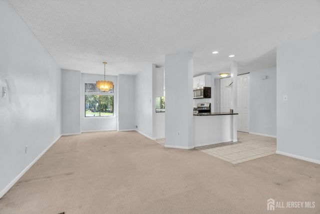 9 Carriage Place, Edison, NJ 08820