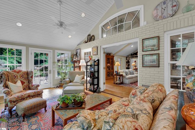 28 Rocky Creek Lane, Greenville, SC 29615
