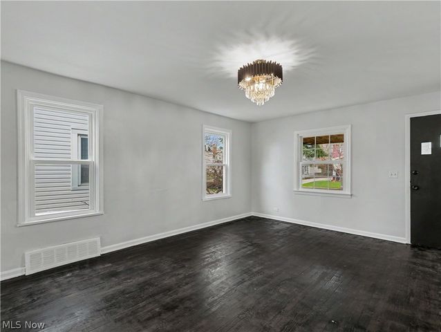 19392 Renwood Avenue, Euclid, OH 44119