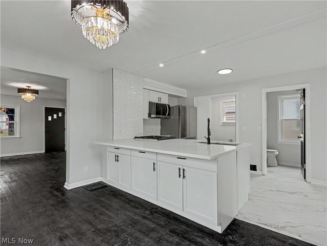 19392 Renwood Avenue, Euclid, OH 44119