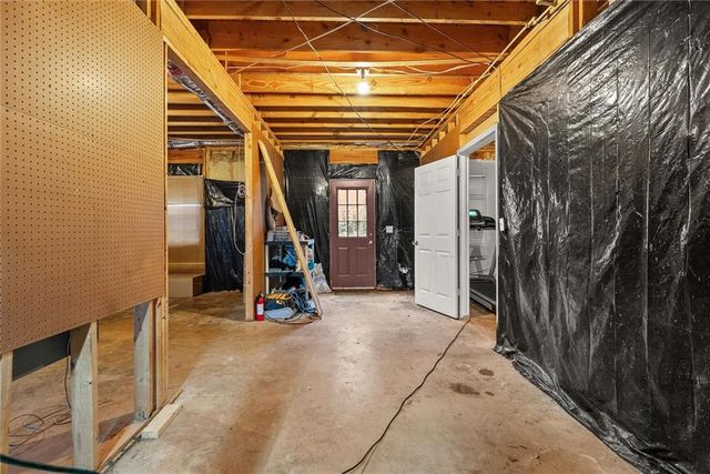 63 Gold Creek Dr, Tallapoosa, GA 30179