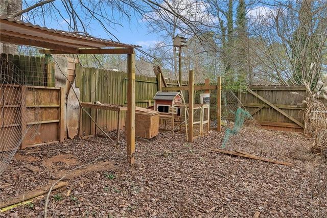 63 Gold Creek Dr, Tallapoosa, GA 30179