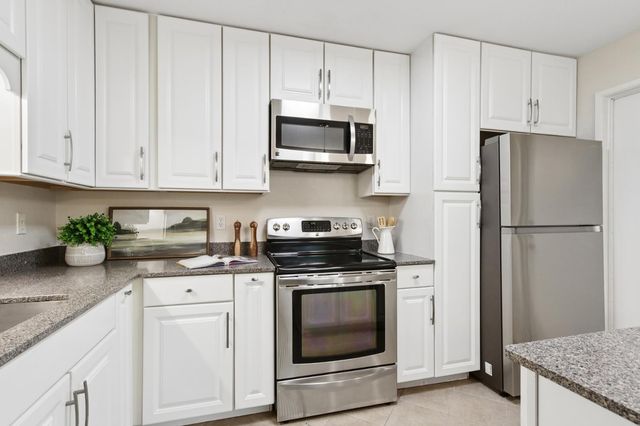 2038 Renoir Ave, Davis, CA 95618