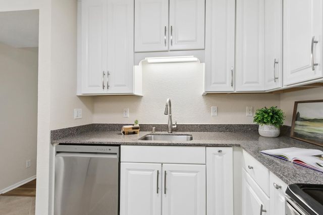 2038 Renoir Ave, Davis, CA 95618