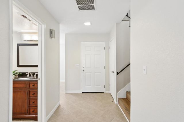 2038 Renoir Ave, Davis, CA 95618