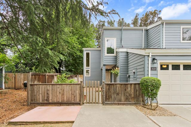 2038 Renoir Ave, Davis, CA 95618
