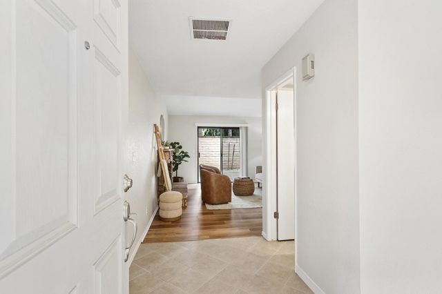 2038 Renoir Ave, Davis, CA 95618