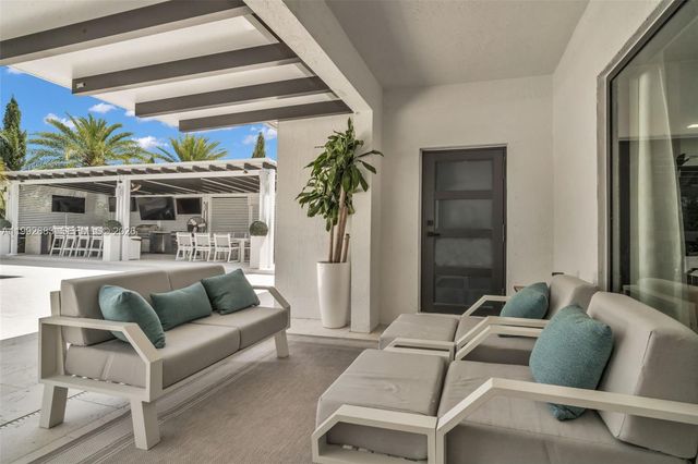 21301 SW 132nd Ct, Miami, FL 33177