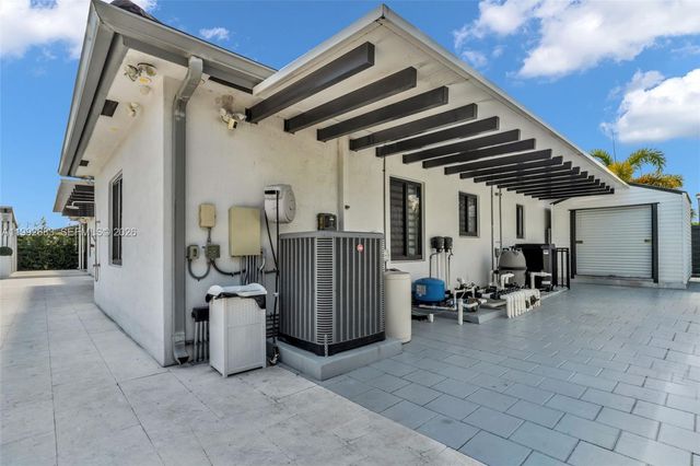 21301 SW 132nd Ct, Miami, FL 33177