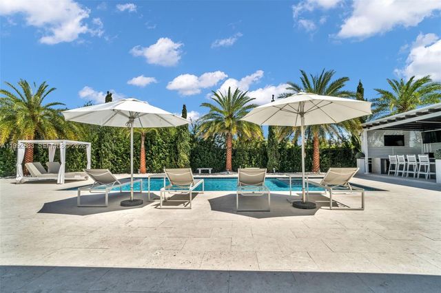 21301 SW 132nd Ct, Miami, FL 33177