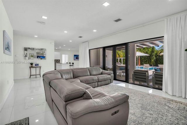 21301 SW 132nd Ct, Miami, FL 33177