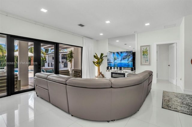 21301 SW 132nd Ct, Miami, FL 33177