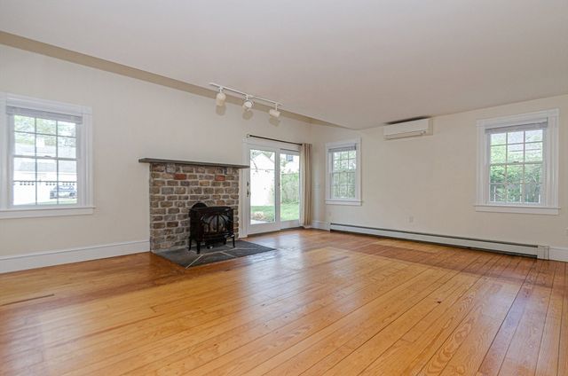 1089 Main Street, Barnstable, MA 02635