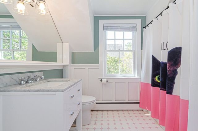 1089 Main Street, Barnstable, MA 02635