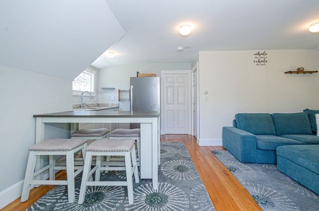 1089 Main Street, Barnstable, MA 02635