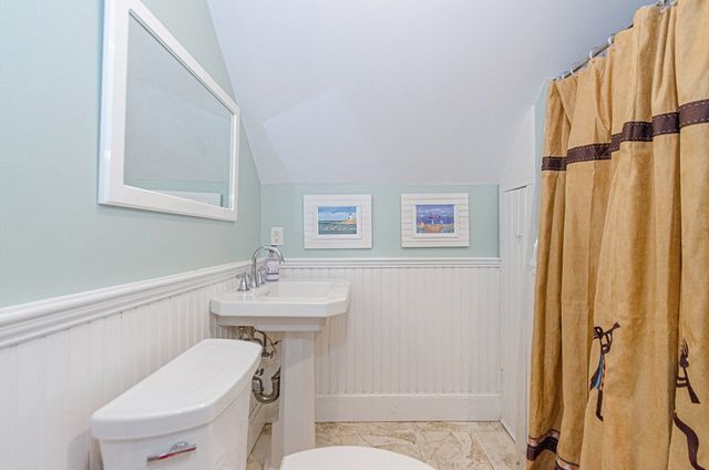 1089 Main Street, Barnstable, MA 02635