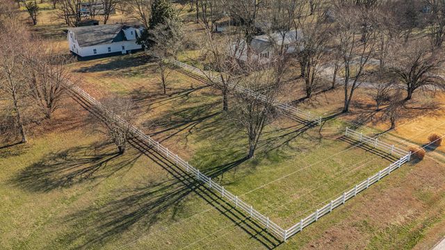 895 Harsh Ln, Castalian Springs, TN 37031