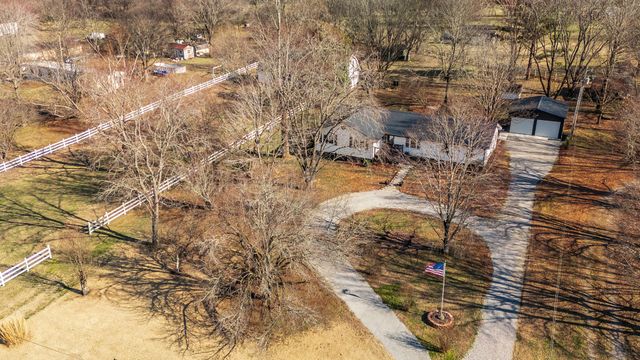 895 Harsh Ln, Castalian Springs, TN 37031