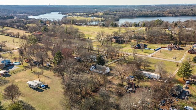 895 Harsh Ln, Castalian Springs, TN 37031