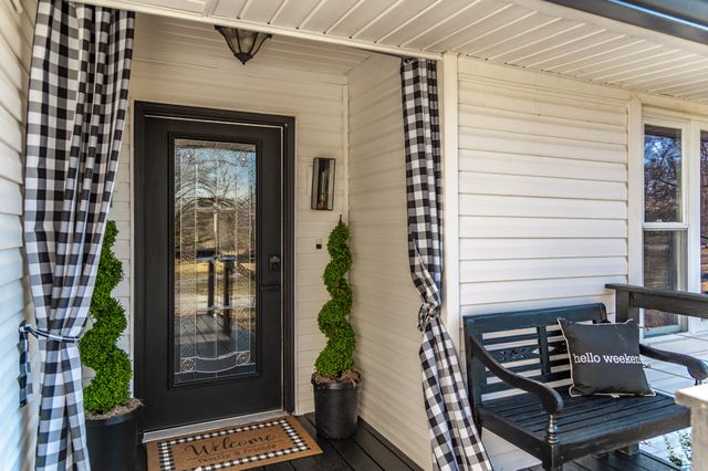 895 Harsh Ln, Castalian Springs, TN 37031