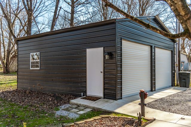 895 Harsh Ln, Castalian Springs, TN 37031