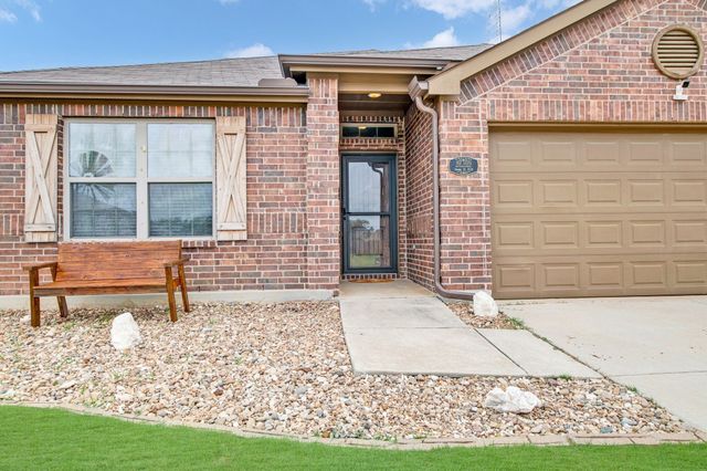 408 Highmeadow Drive, Aubrey, TX 76227