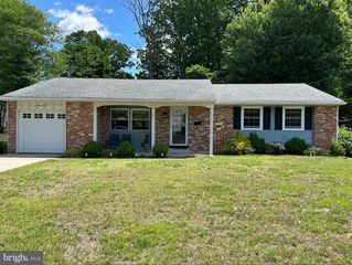 35 FORREST, Turnersville, NJ 08012