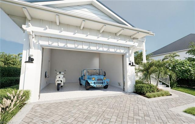 2432 Florida AVE, Naples, FL 34112