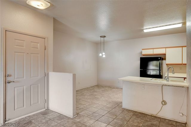 5751 East Hacienda Avenue 123, Las Vegas, NV 89122