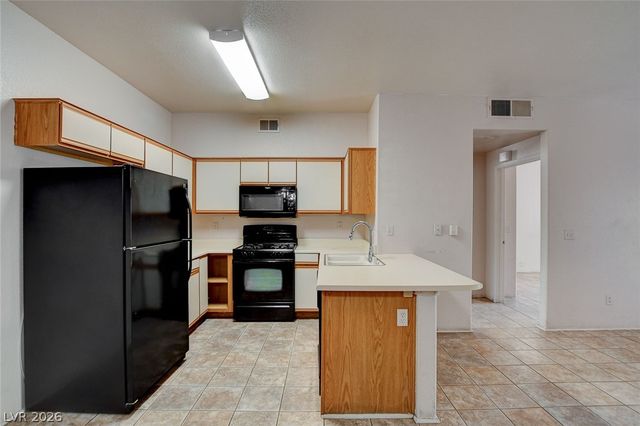 5751 East Hacienda Avenue 123, Las Vegas, NV 89122