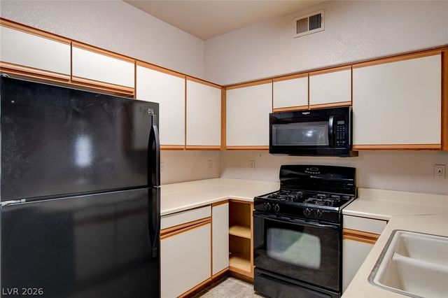 5751 East Hacienda Avenue 123, Las Vegas, NV 89122