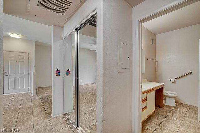5751 East Hacienda Avenue 123, Las Vegas, NV 89122