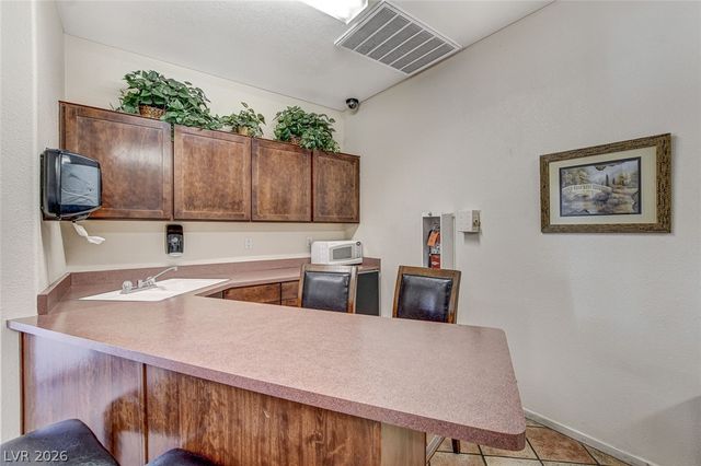 5751 East Hacienda Avenue 123, Las Vegas, NV 89122