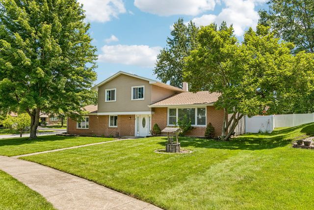 7 Derbyshire Court, Bolingbrook, IL 60440