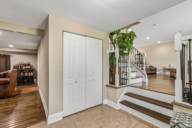7 Derbyshire Court, Bolingbrook, IL 60440