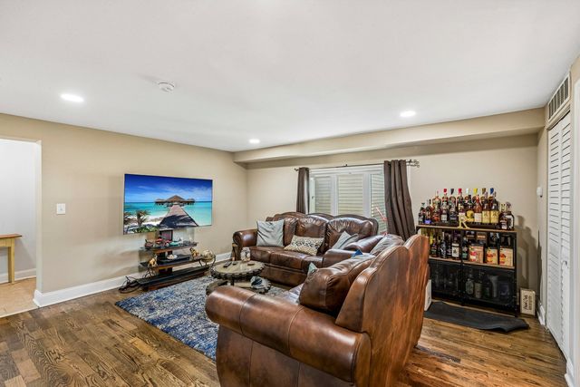 7 Derbyshire Court, Bolingbrook, IL 60440