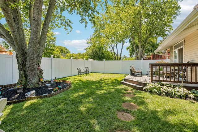 7 Derbyshire Court, Bolingbrook, IL 60440