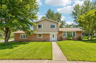 7 Derbyshire Court, Bolingbrook, IL 60440