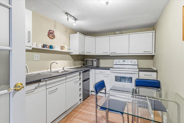 73 Murphy's Trail, Kalamazoo, MI 49009