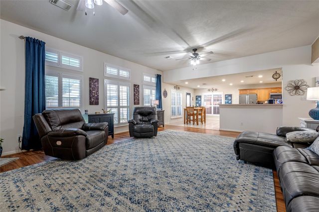 507 Clear Creek Meadows Drive, League City, TX 77573