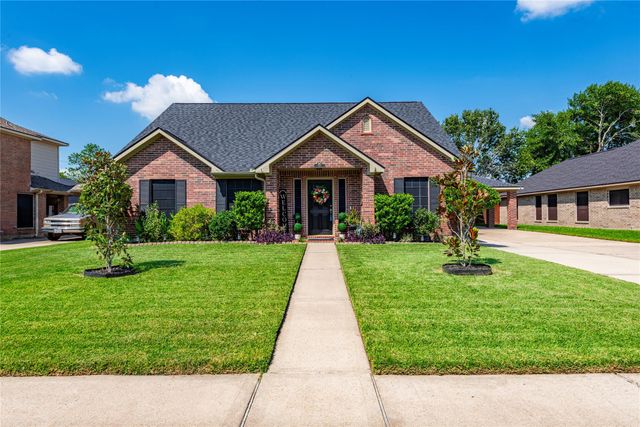 507 Clear Creek Meadows Drive, League City, TX 77573