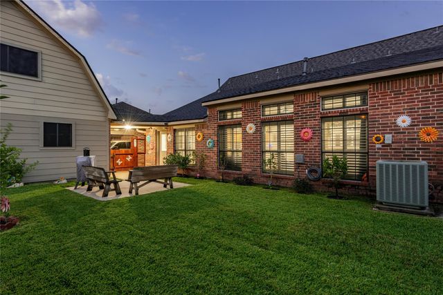 507 Clear Creek Meadows Drive, League City, TX 77573