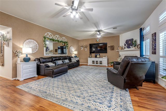 507 Clear Creek Meadows Drive, League City, TX 77573