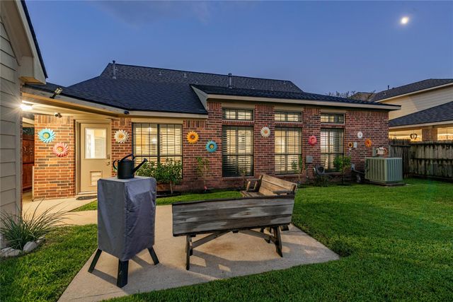 507 Clear Creek Meadows Drive, League City, TX 77573