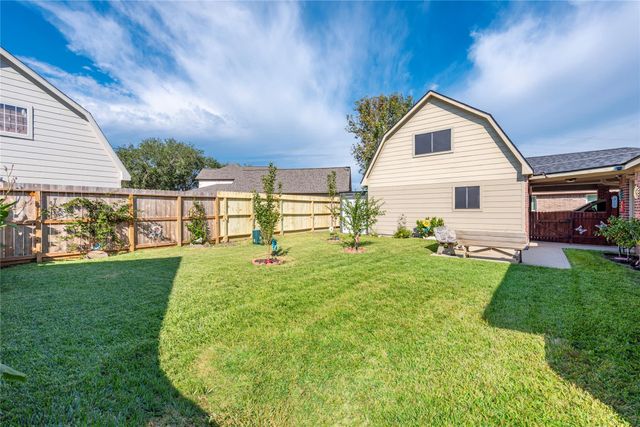 507 Clear Creek Meadows Drive, League City, TX 77573