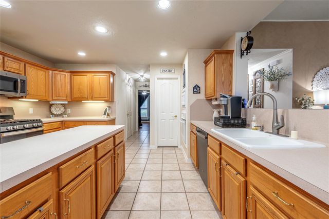 507 Clear Creek Meadows Drive, League City, TX 77573