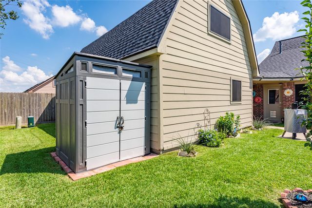 507 Clear Creek Meadows Drive, League City, TX 77573