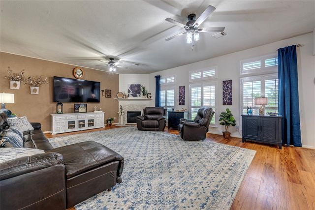 507 Clear Creek Meadows Drive, League City, TX 77573