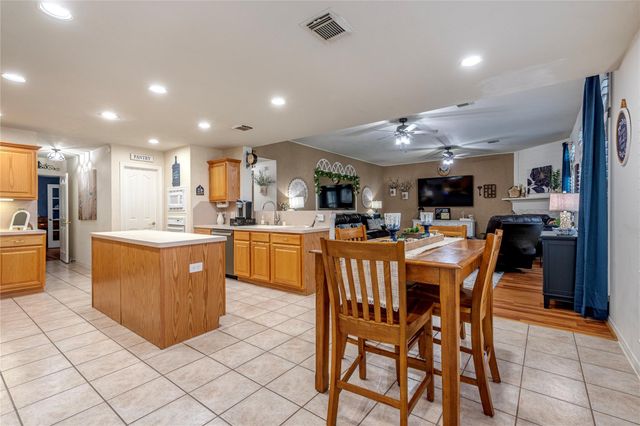 507 Clear Creek Meadows Drive, League City, TX 77573