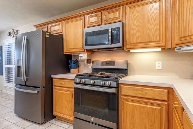 507 Clear Creek Meadows Drive, League City, TX 77573